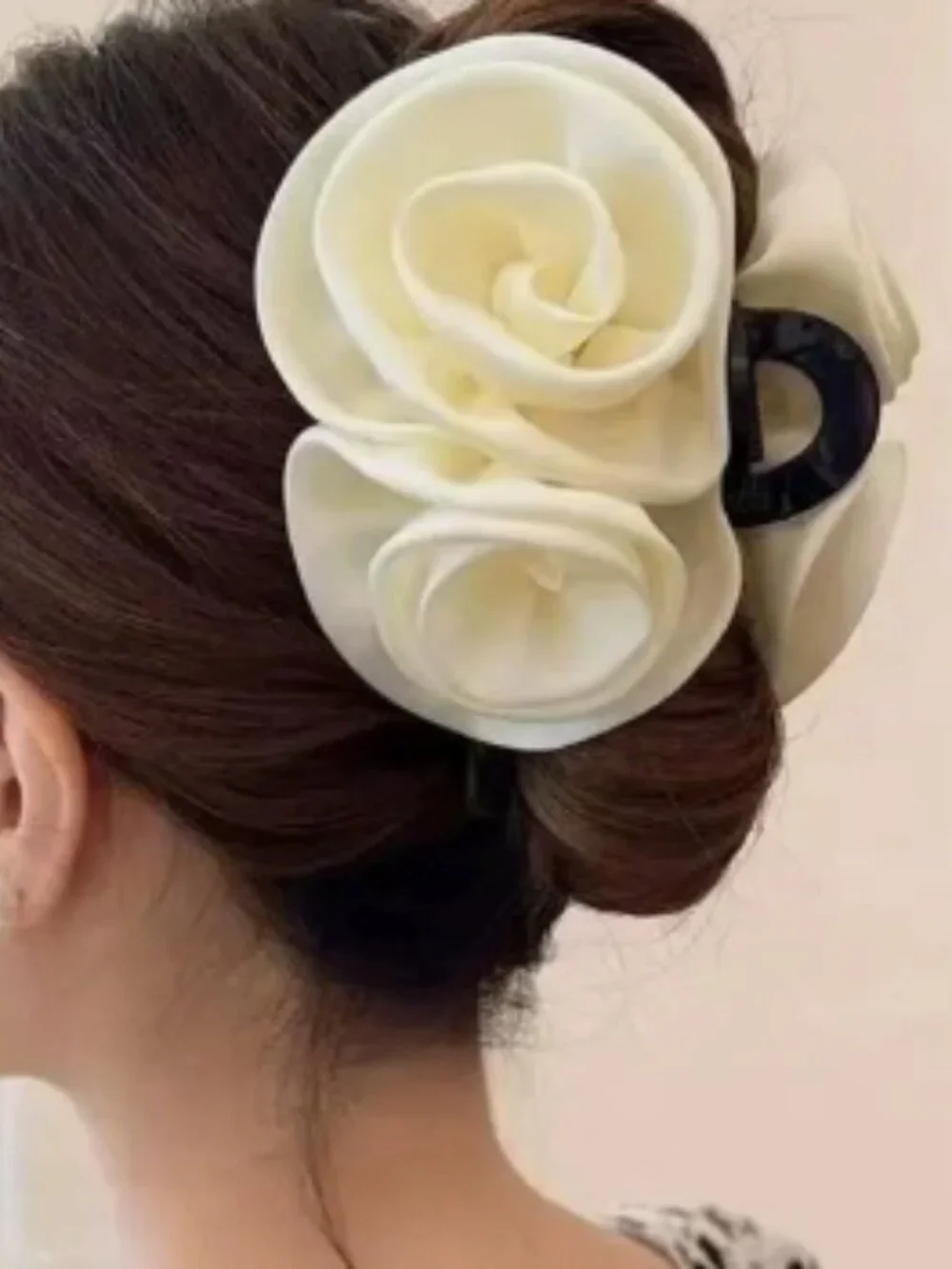 Women's hair clip
